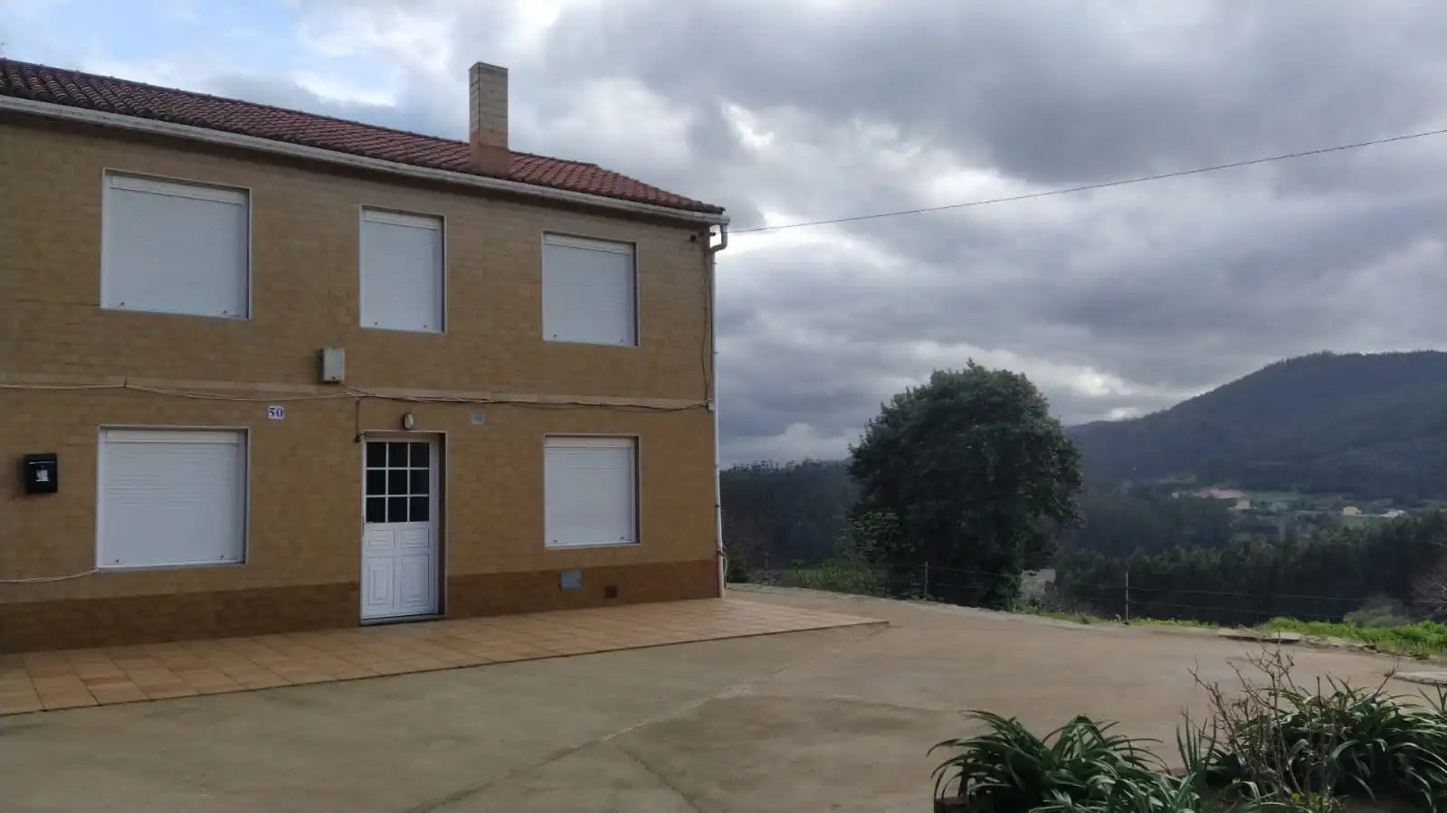 Vista exterior de Casa o xalet en venda en Cariño amb Jardí privat, Parquet i Terrassa