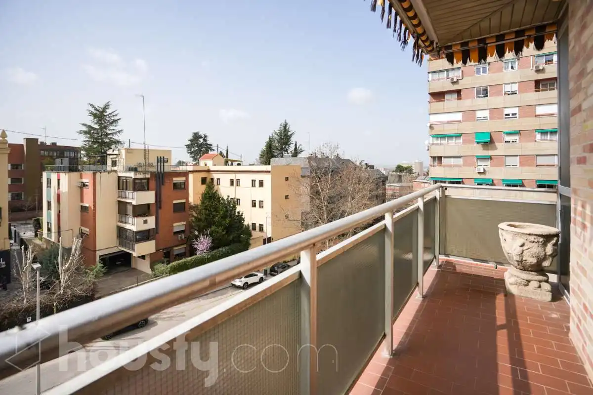 Flat for sale in Calle Santiago Rusiñol, Ciudad Universitaria