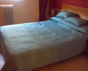 Bedroom of Flat to share in  Zaragoza Capital  with Air Conditioner and Terrace