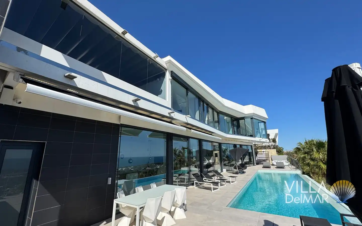 Außenansicht von Haus oder Chalet zum Verkauf in Calpe / Calp mit Klimaanlage, Heizung und Privatgarten