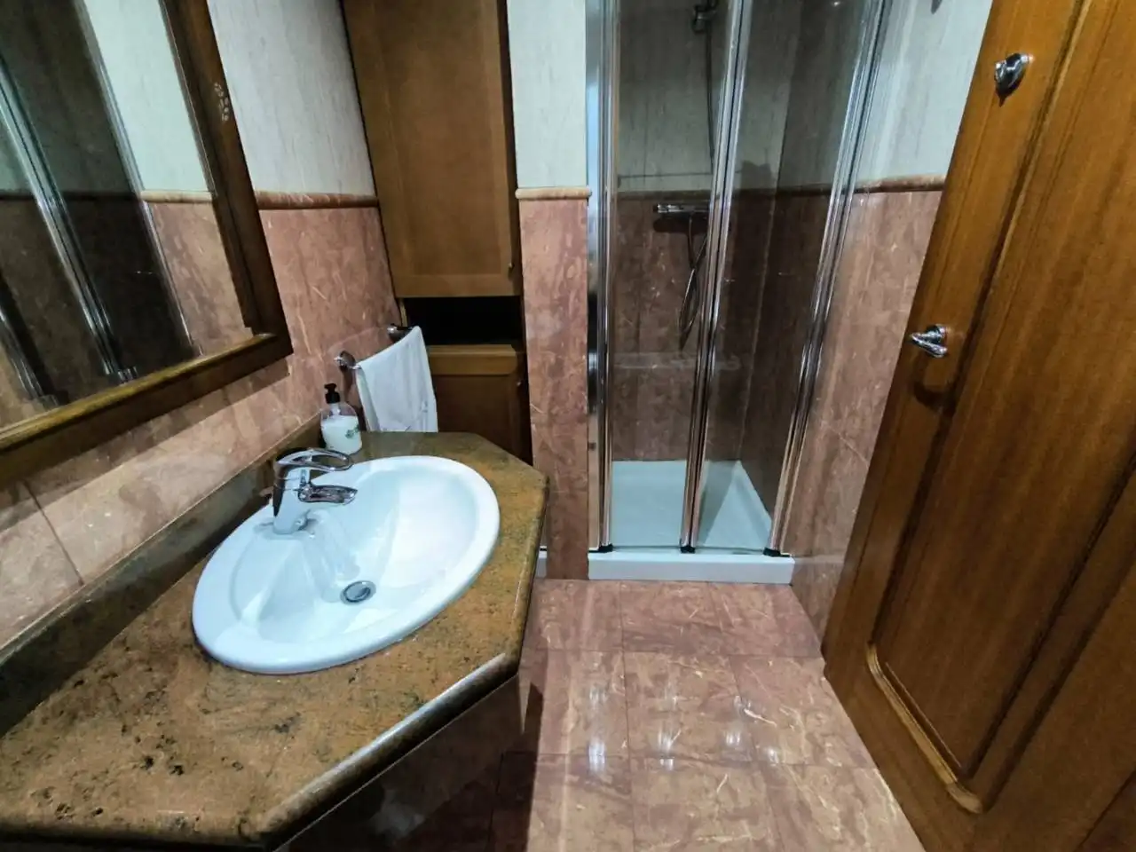 Badezimmer von Wohnung zum Verkauf in Albacete mit Klimaanlage, Heizung und Parkett
