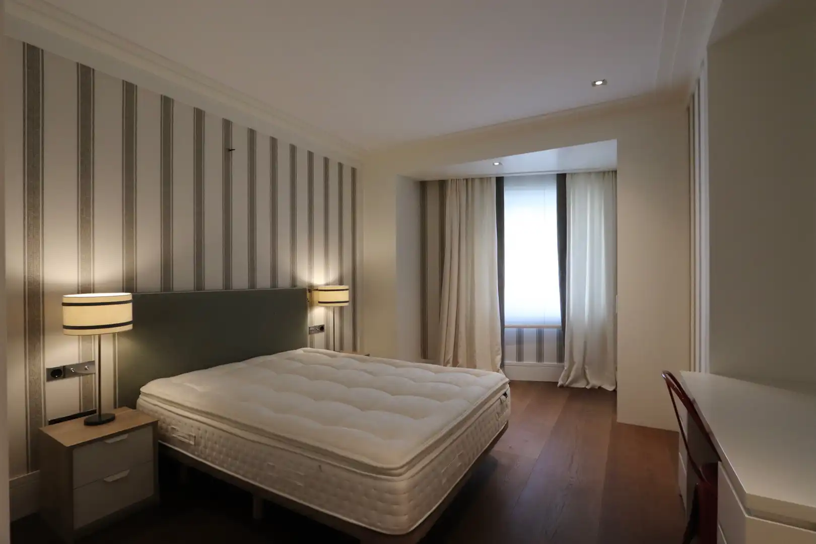 Bedroom of Flat for sale in Madrid  with Air Conditioner, Heating and Parquet flooring
