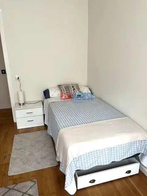 Wohnung zur Miete in Torcuato Fernández Miranda, El Bibio - Parque