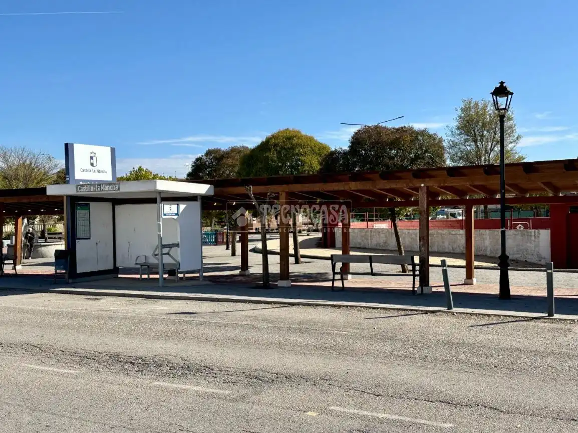 Vista exterior de Local de alquiler en Pozo de Guadalajara con Calefacción