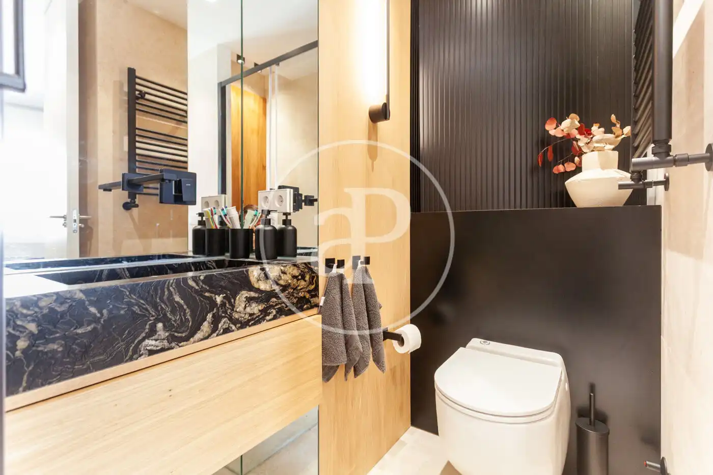 Bathroom of Flat for sale in Madrid  with Air Conditioner, Heating and Terrace