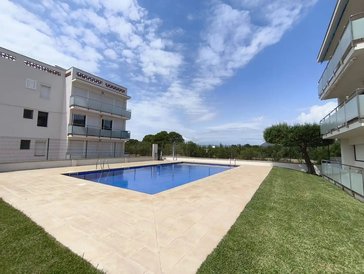 Piscina de Piso en venta en L'Estartit con Piscina comunitaria