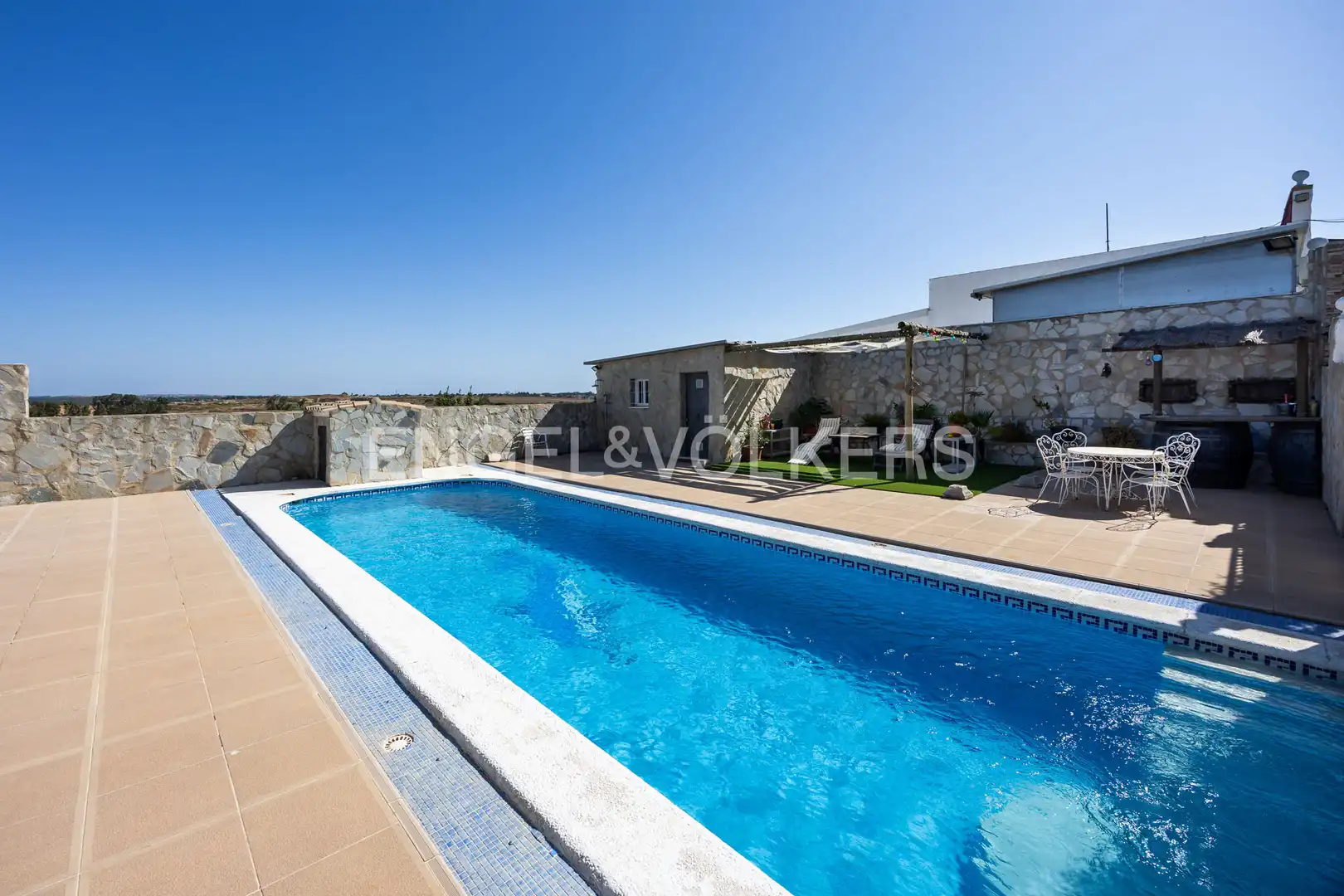 Piscina de Casa o chalet en venta en Chiclana de la Frontera con Aire acondicionado, Calefacción y Jardín privado