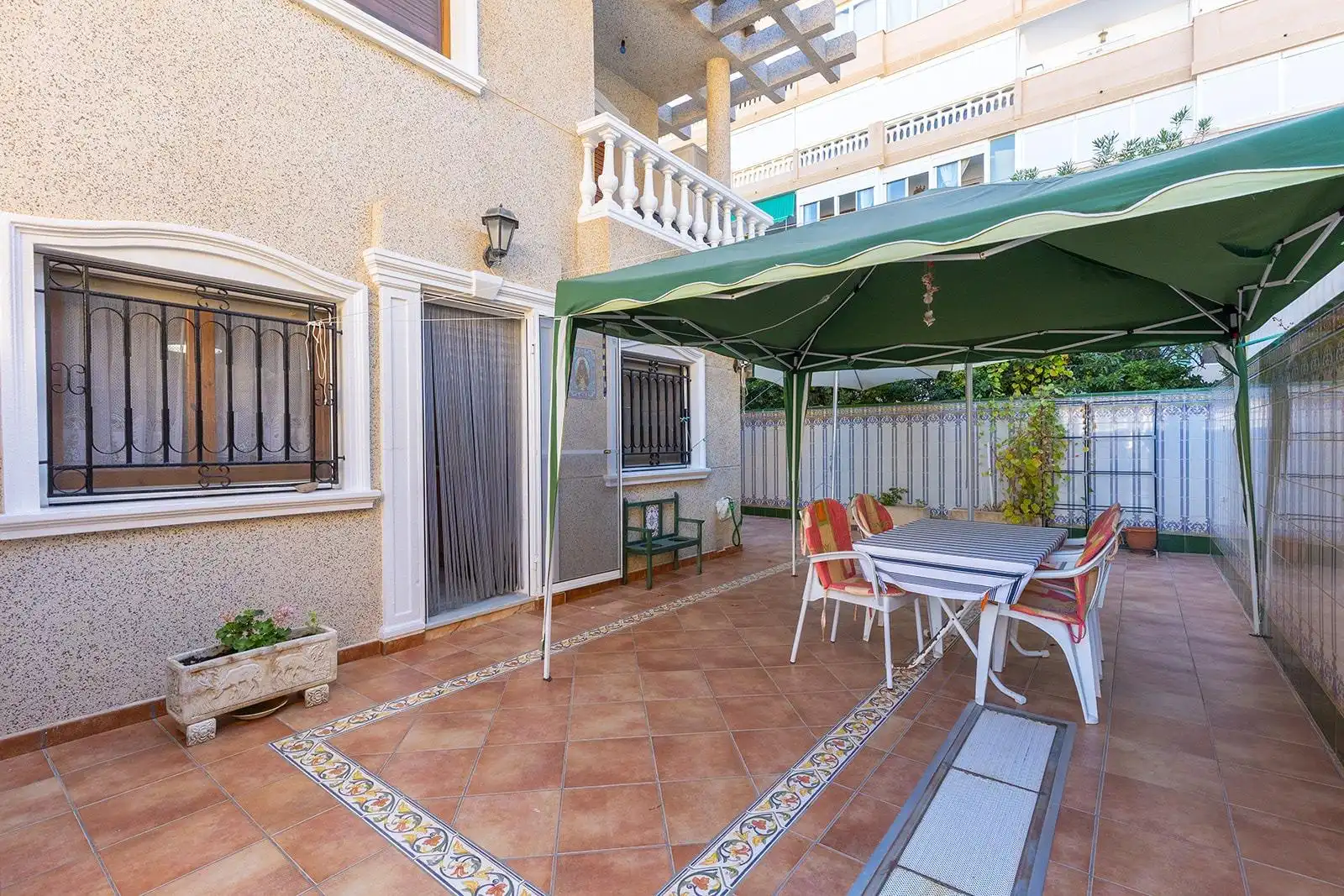 Bungalow amb jardí en venda a Avenida de Inglaterra 79