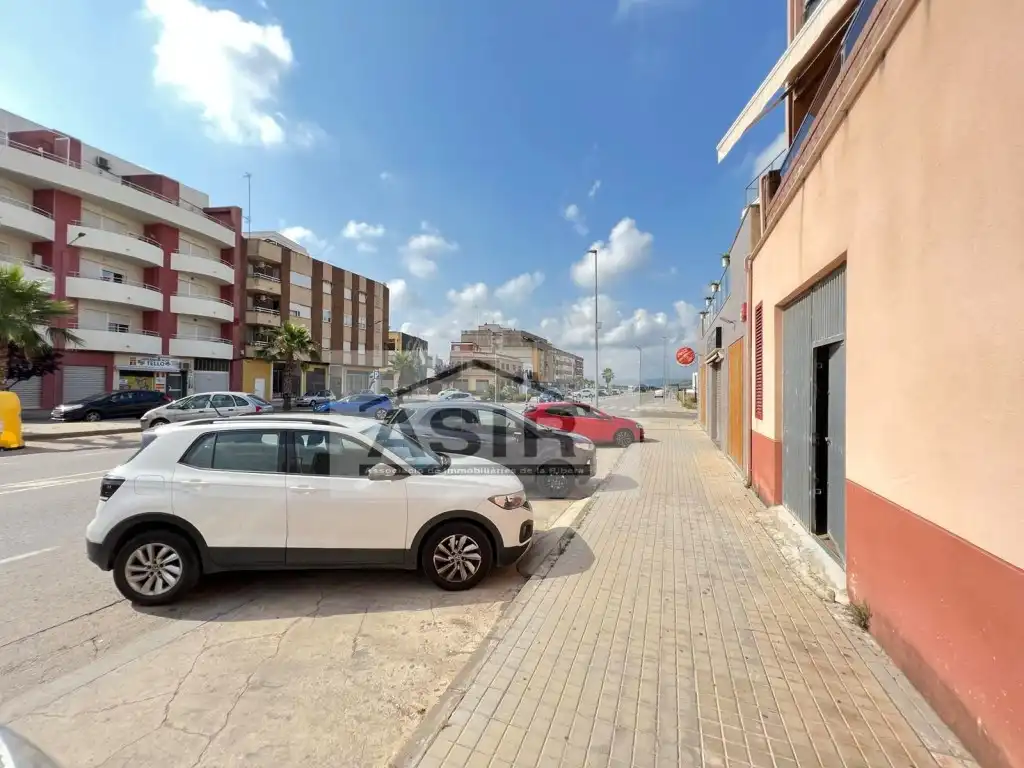 Vista exterior de Local en venda en Alberic