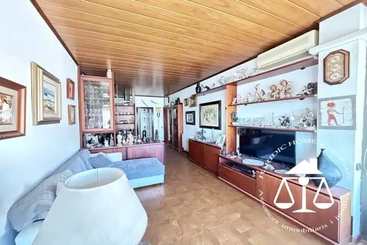 Sala d'estar de Pis en venda en Esplugues de Llobregat amb Aire condicionat, Calefacció i Terrassa