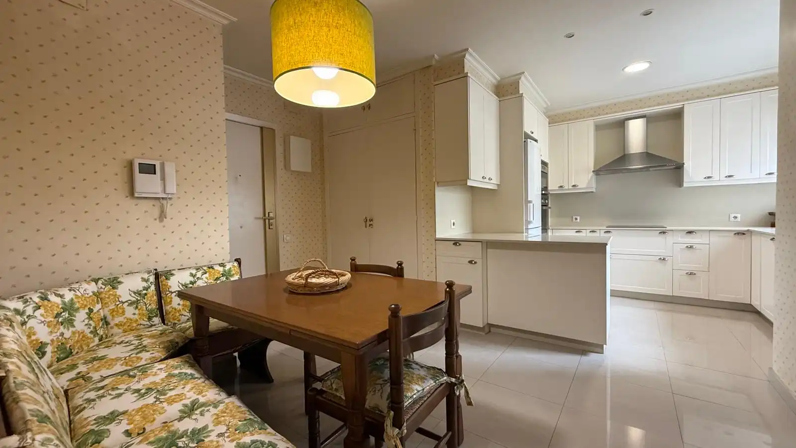 Cocina de Piso en venta en Vigo  con Calefacción, Horno y Lavadora