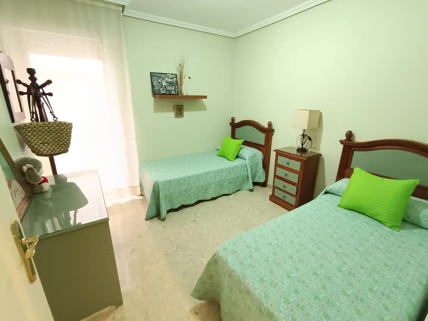 Habitación de Piso en venta en Córdoba con Aire acondicionado, Trastero y Amueblado