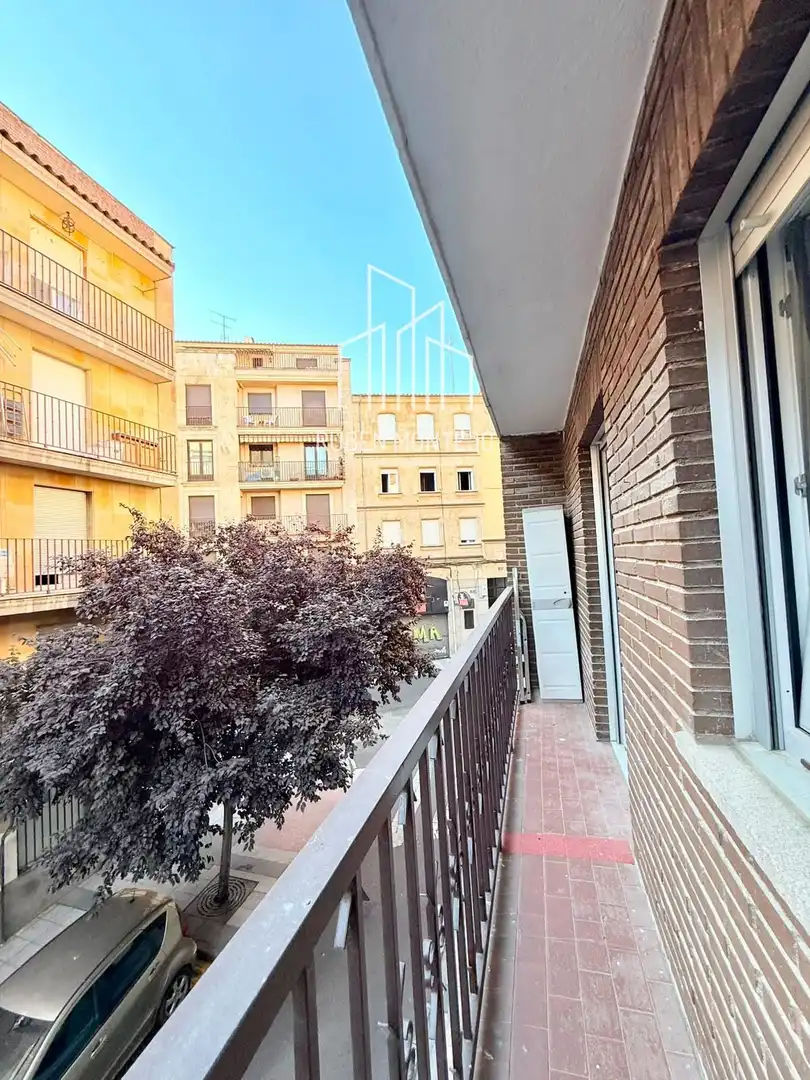 Vista exterior de Piso de alquiler en Salamanca con Calefacción, Terraza y Amueblado