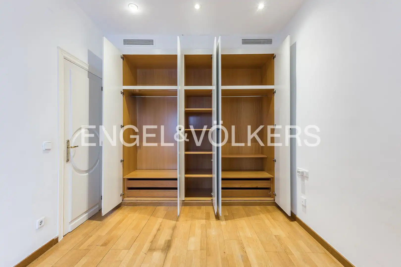 Habitación de Piso en venta en Barcelona con Aire acondicionado, Calefacción y Parquet
