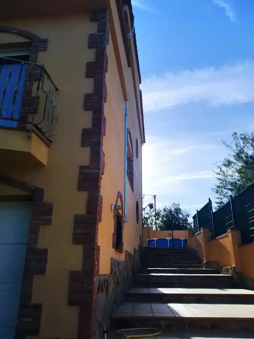 Vista exterior de Casa o xalet en venda en L'Escala amb Balcó