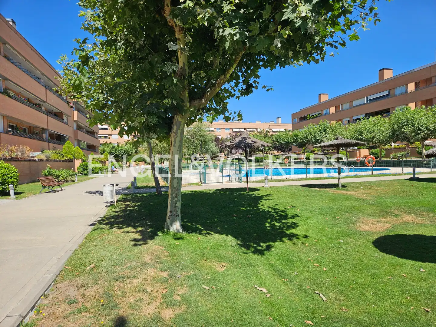 Vista exterior de Àtic de lloguer en Pozuelo de Alarcón amb Aire condicionat, Calefacció i Parquet