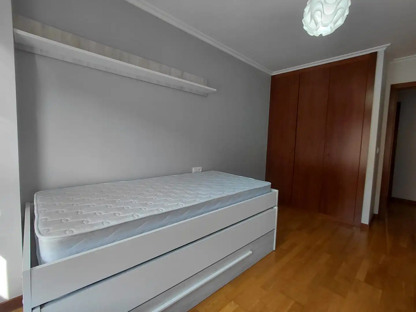 Habitación de Piso en venta en Vilagarcía de Arousa con Calefacción, Parquet y Trastero