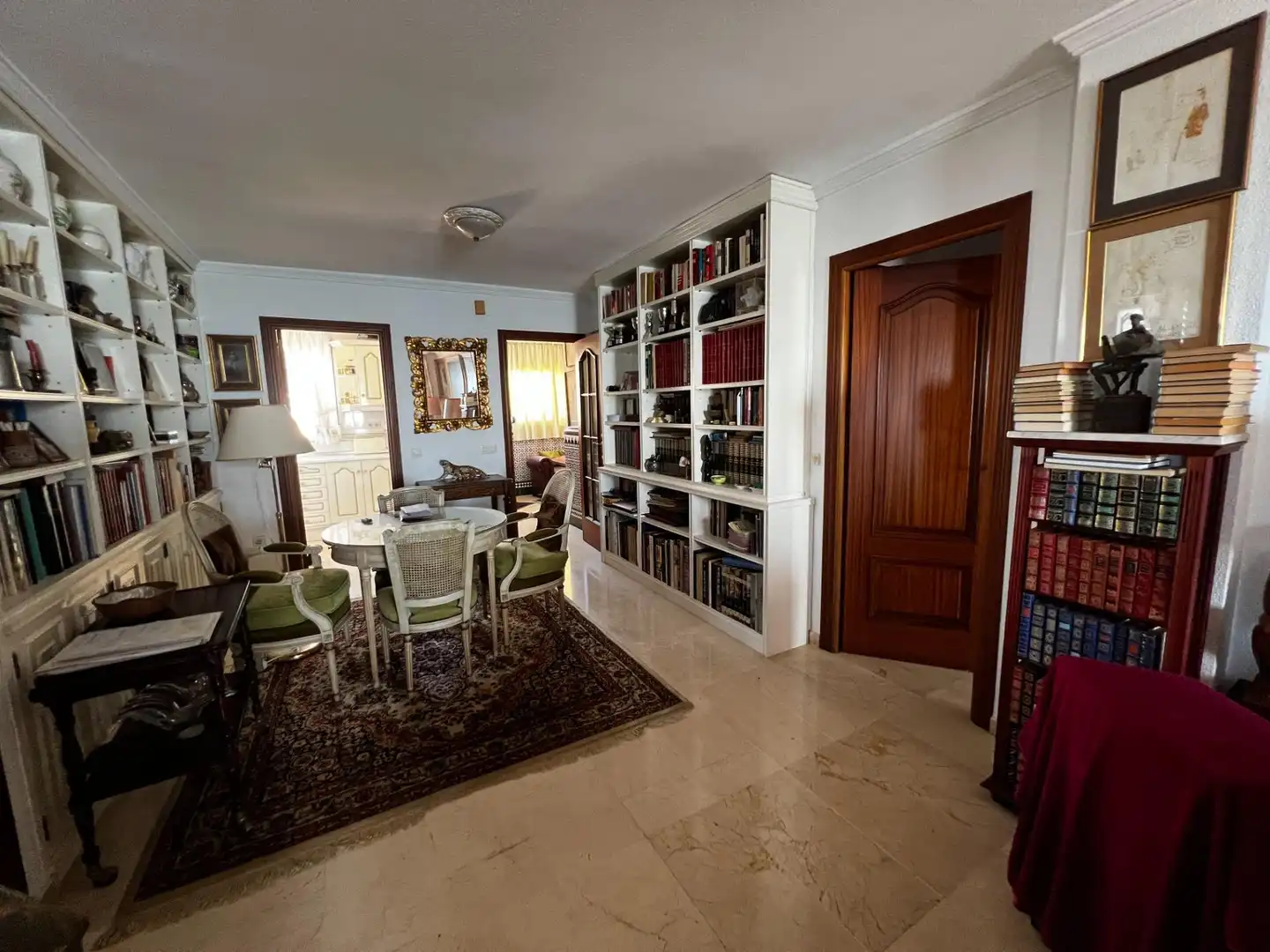 Sala de estar de Piso en venta en Fuengirola con Terraza y Piscina comunitaria