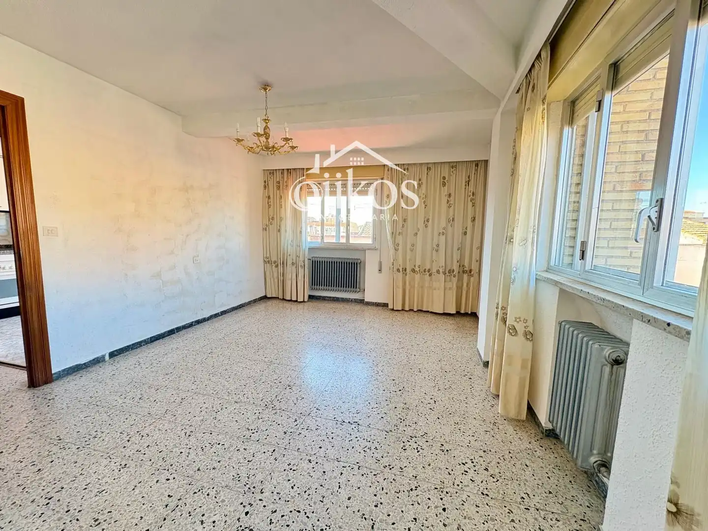 Sala de estar de Ático en venta en Salamanca con Calefacción, Terraza y Balcón