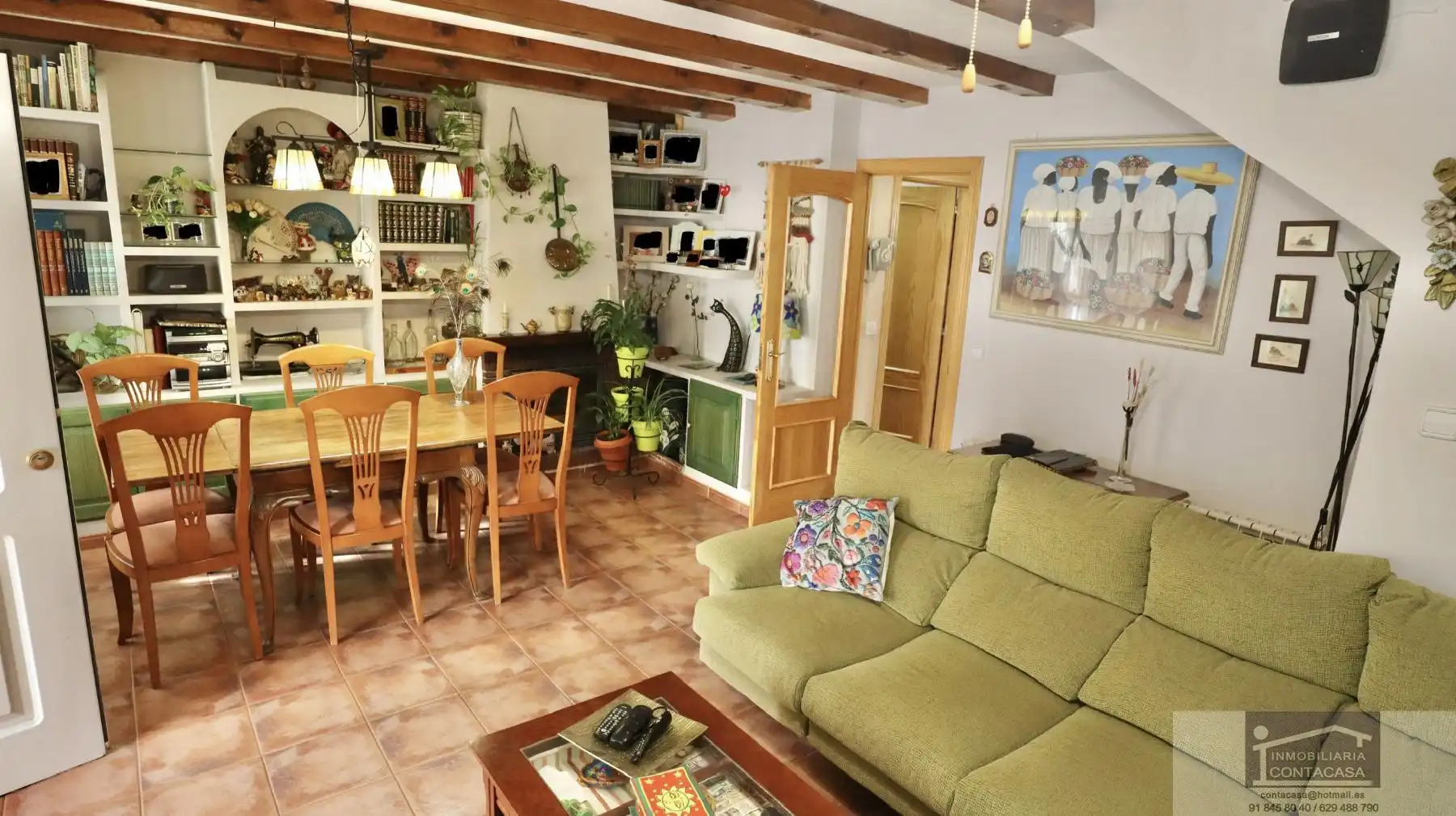 Sala d'estar de Casa o xalet en venda en Miraflores de la Sierra amb Calefacció, Terrassa i Traster