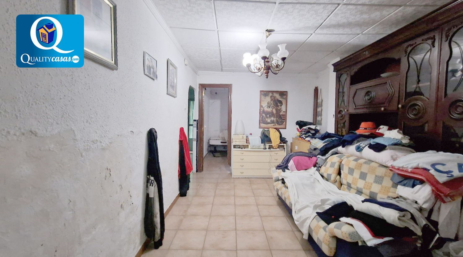 House or chalet for sale in Alicante / Alacant  with Air Conditioner and Terrace