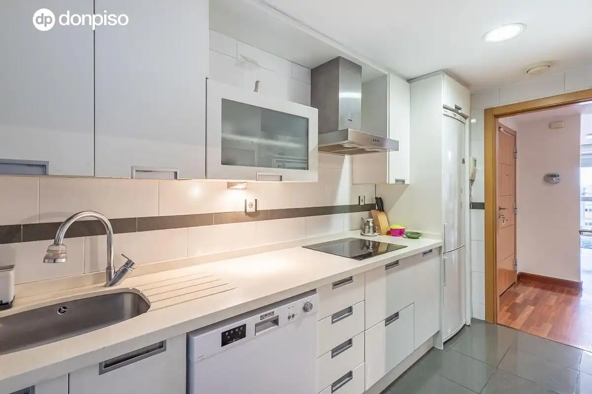 Kitchen of Flat for sale in Granada  with Air Conditioner and Heating
