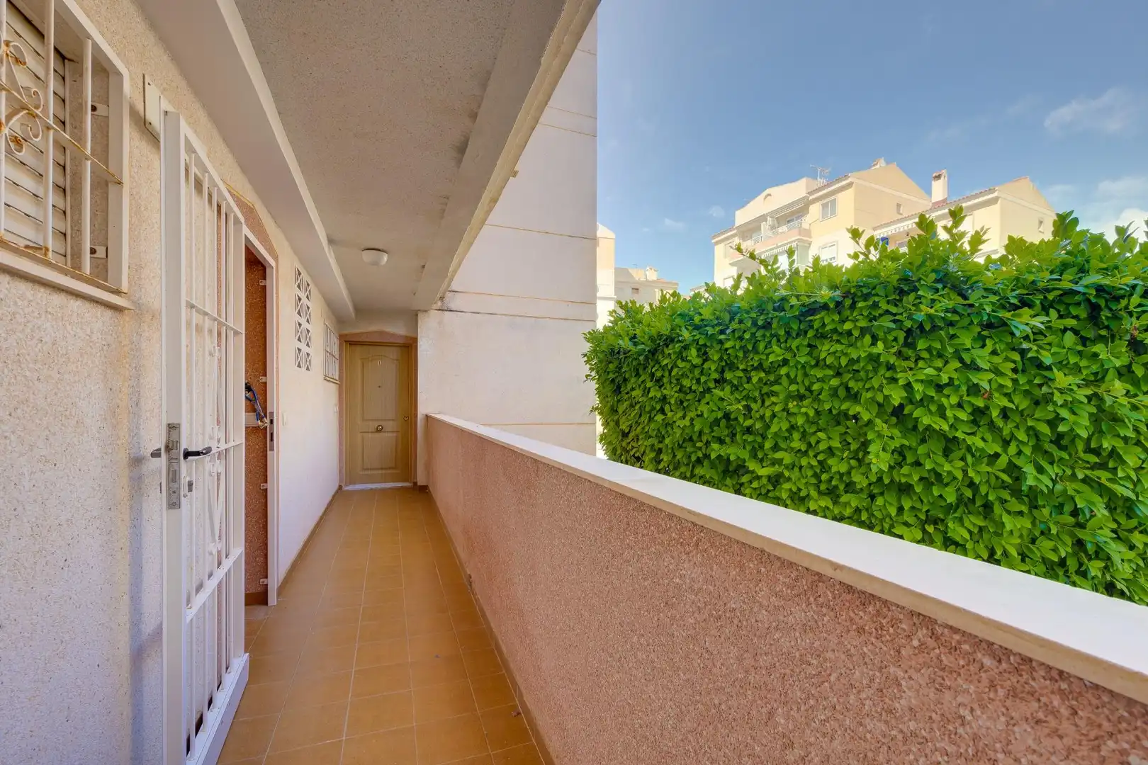 Apartamento en venta en Torrevieja con Terraza, Amueblado y Piscina comunitaria
