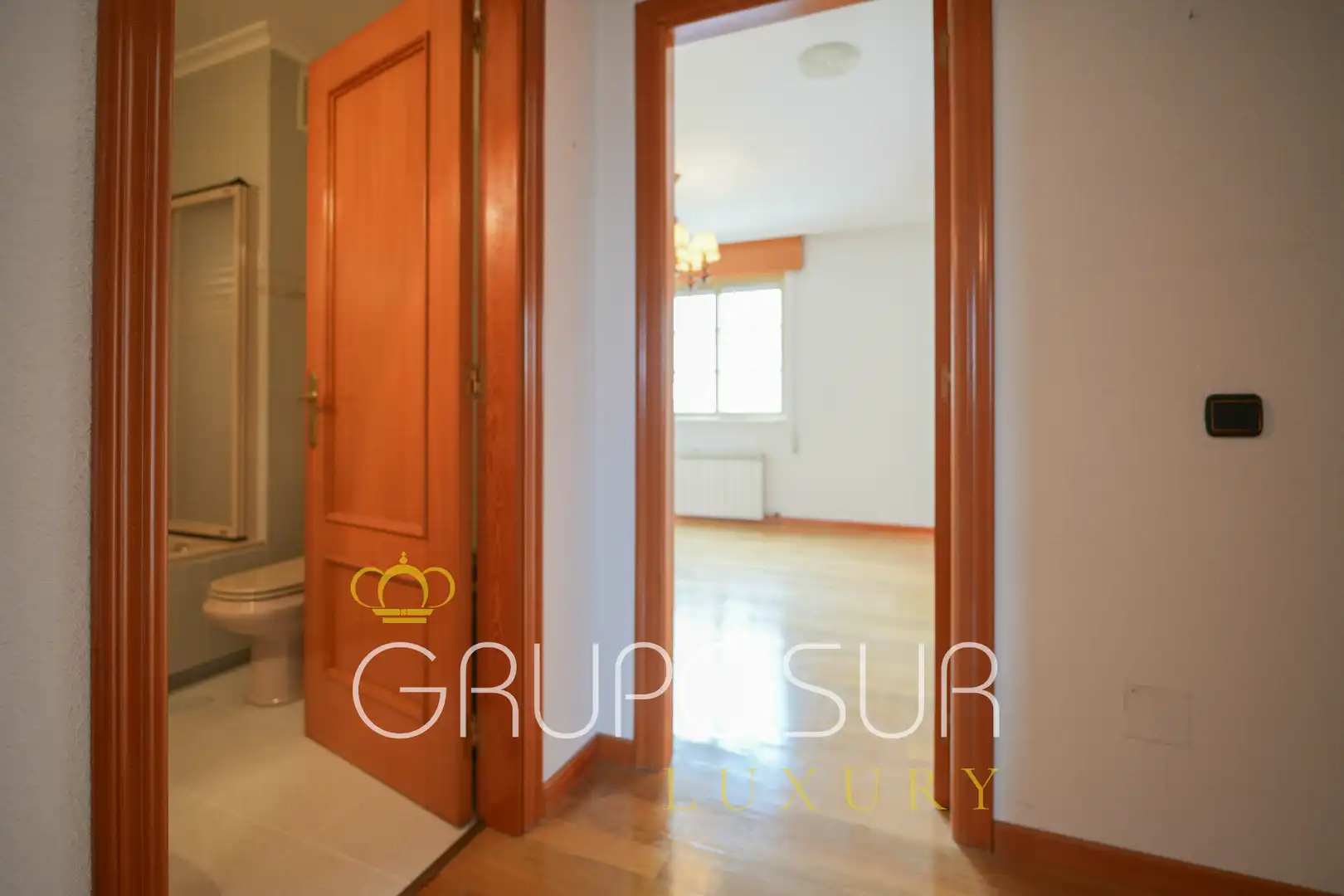 Casa aparellada amb jardí en venda a Calle Castilla y León 22, imagen 69