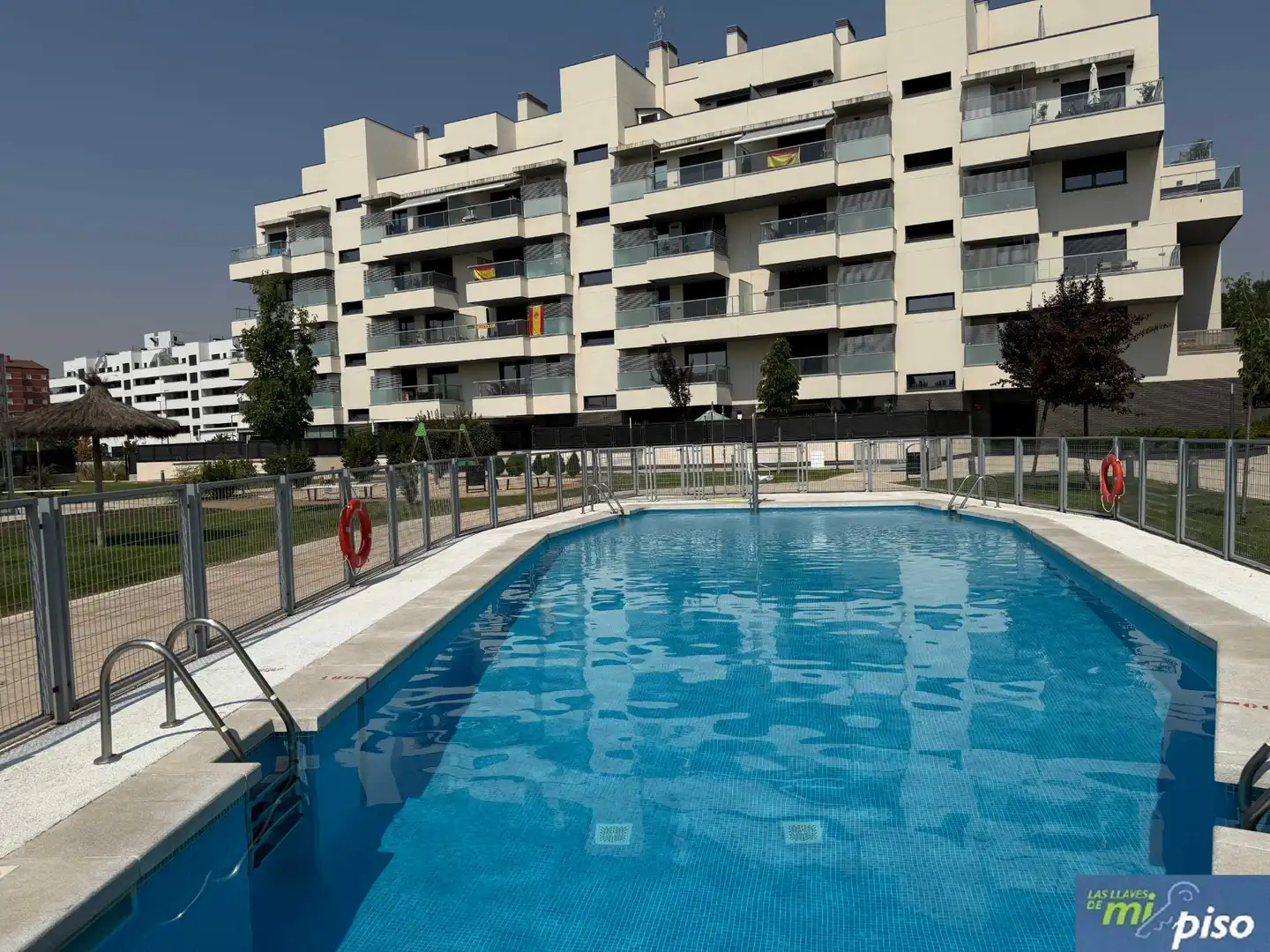 Schwimmbecken von Wohnung zum Verkauf in Valladolid mit Heizung, Privatgarten und Parkett
