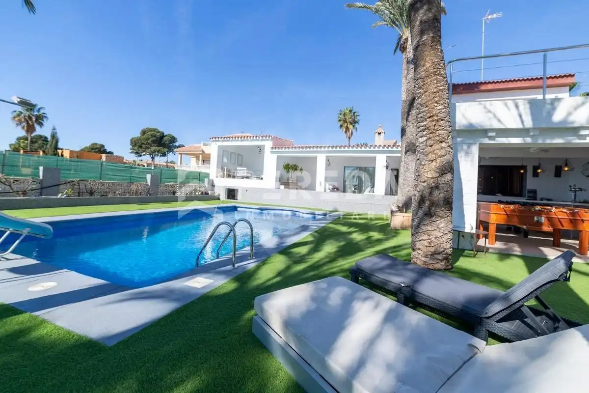 Exterior view of Houses for sale in Roquetas de Mar  with Private garden and Swimming Pool