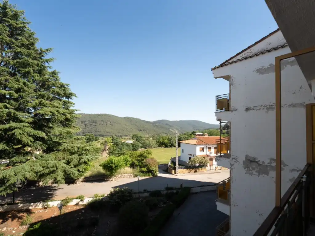 Vista exterior de Pis en venda en Viver amb Balcó