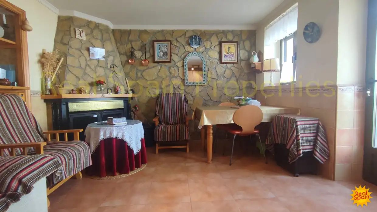 Comedor de Casa adosada en venta en María con Terraza, Balcón y Internet
