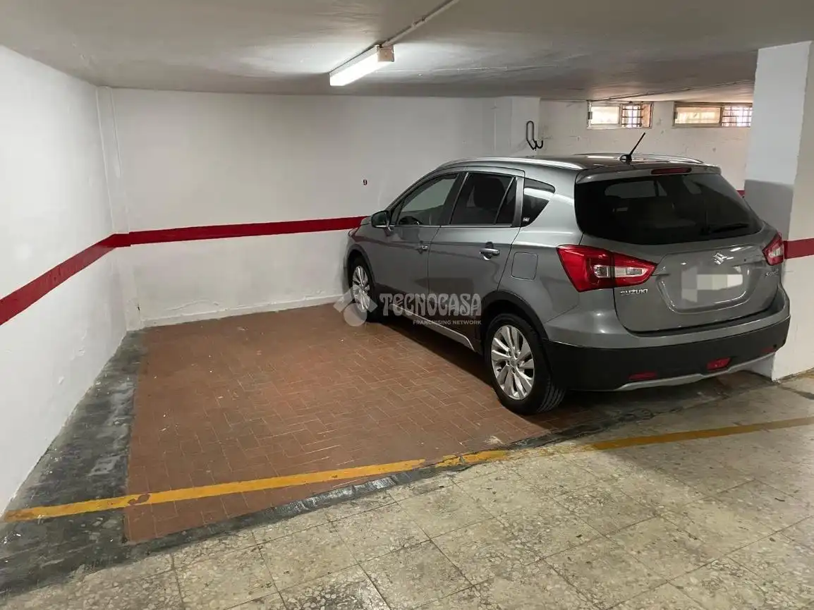 Aparcament de Pis en venda en Huelva