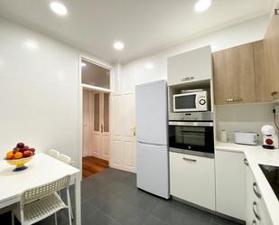 Kitchen of Apartment to share in Bilbao   with Heating, Oven and Washing machine