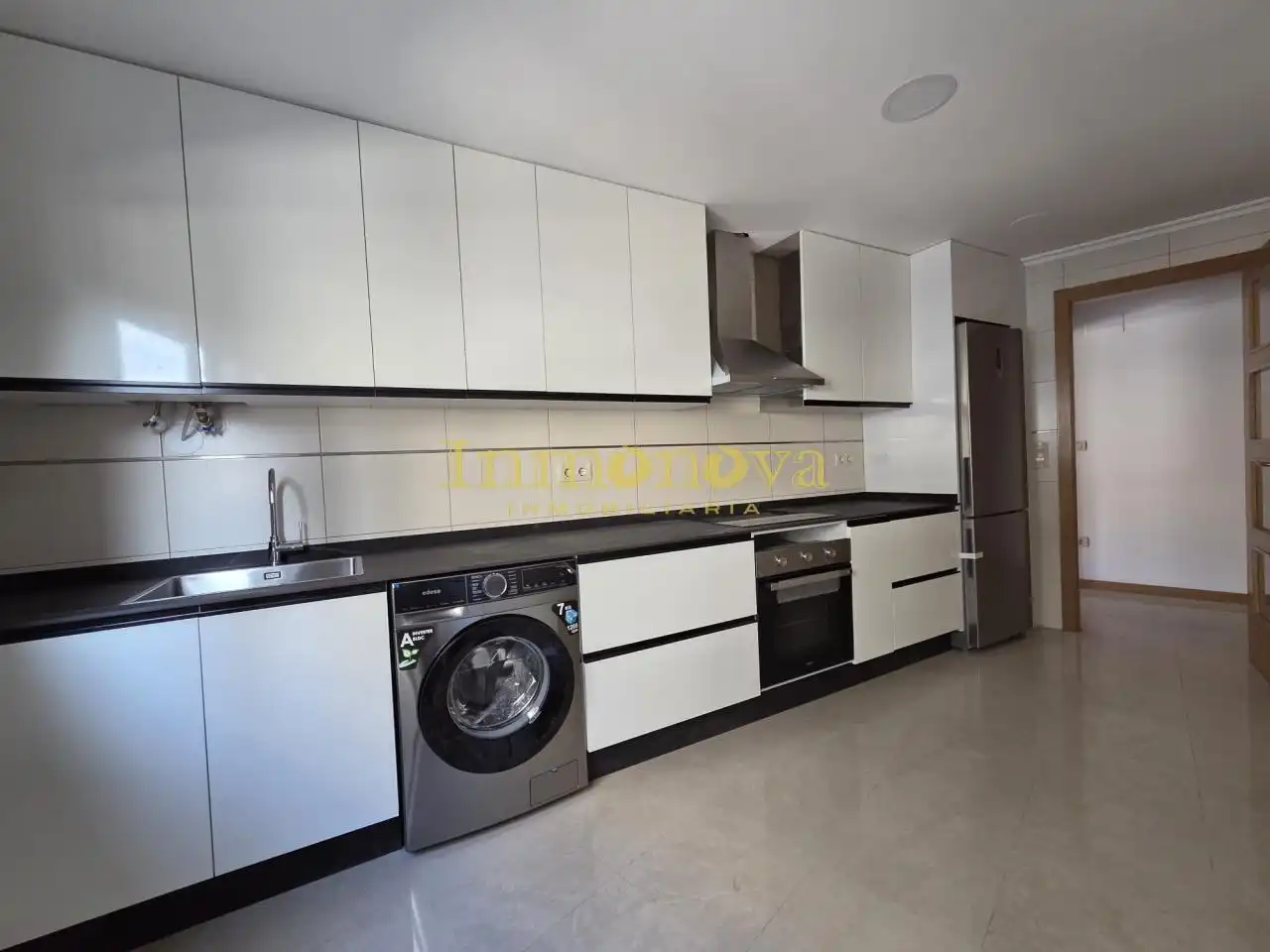 Kitchen of Flat for sale in Ponteareas  with Heating and Storage room