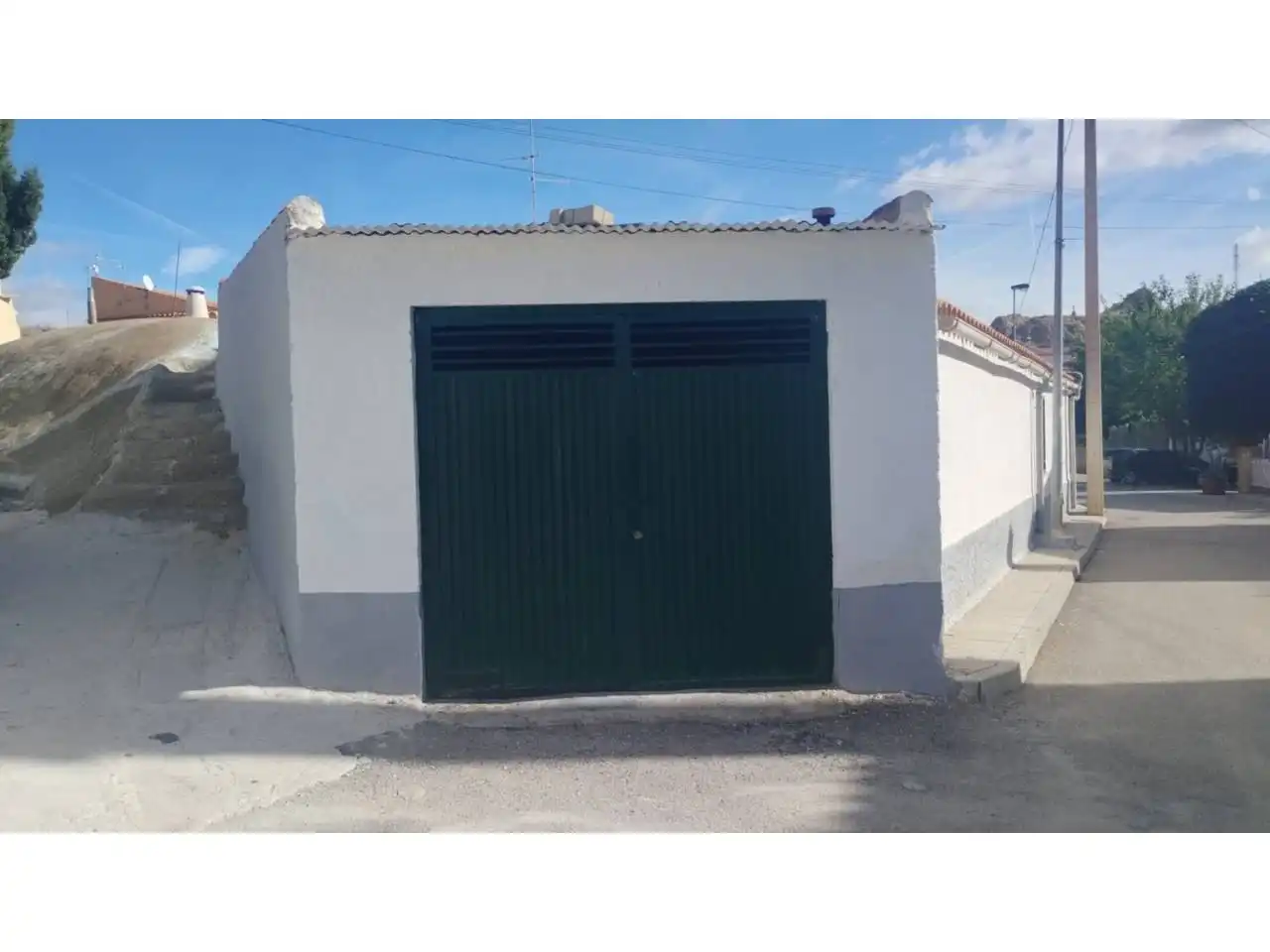 Vista exterior de Casa o xalet en venda en Benalúa amb Jardí privat