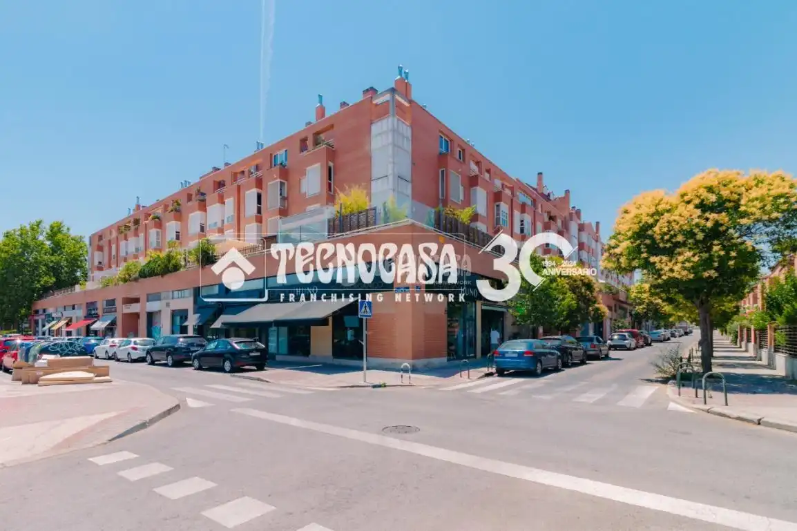 Vista exterior de Pis en venda en Madrid amb Parquet i Terrassa