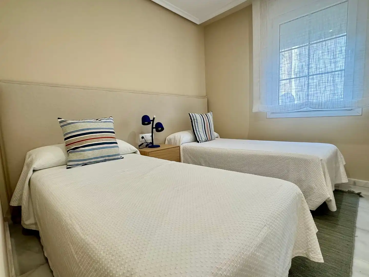 Habitación de Apartamento de alquiler en Altea con Aire acondicionado, Calefacción y Jardín privado