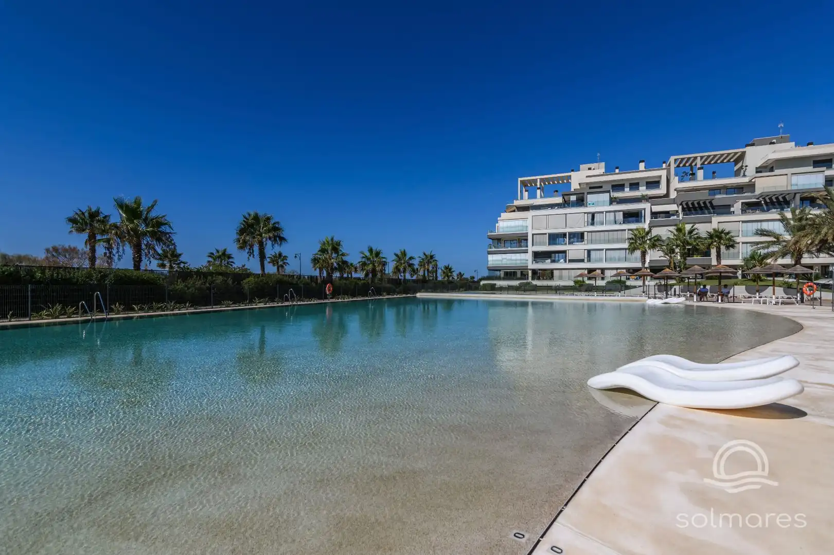 Apartament amb piscina en venda a Isla Canela, imagen 2