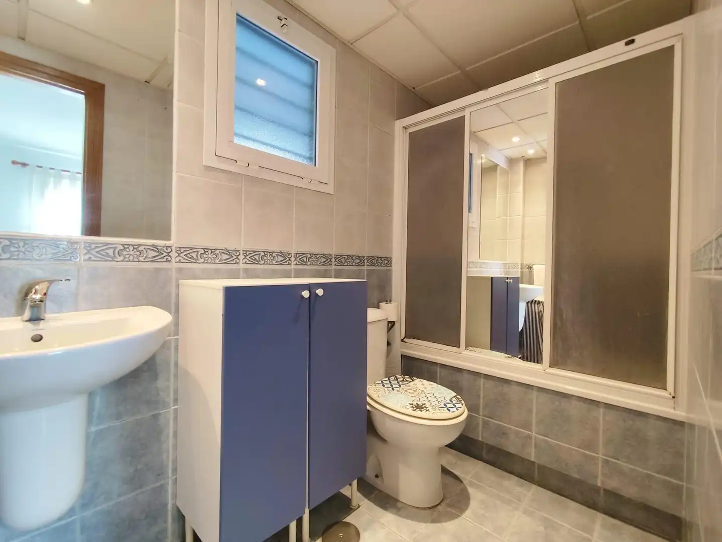 Baño de Piso en venta en Torremolinos con Aire acondicionado, Trastero y Amueblado