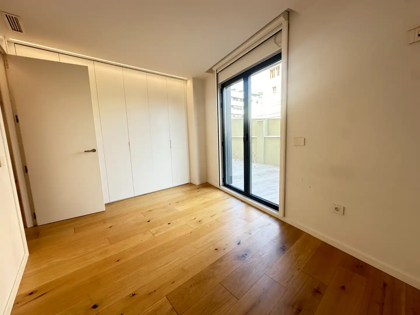 Dormitori de Àtic de lloguer en Valencia amb Aire condicionat, Calefacció i Parquet