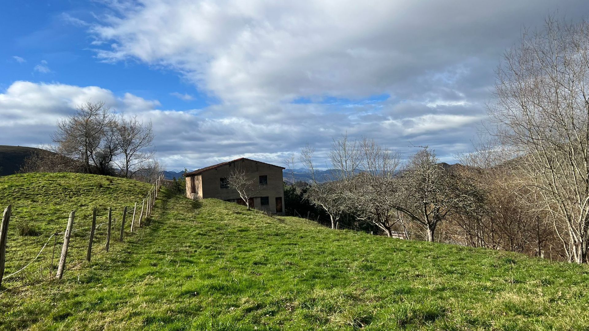 Exterior view of House or chalet for sale in Onís  with Private garden