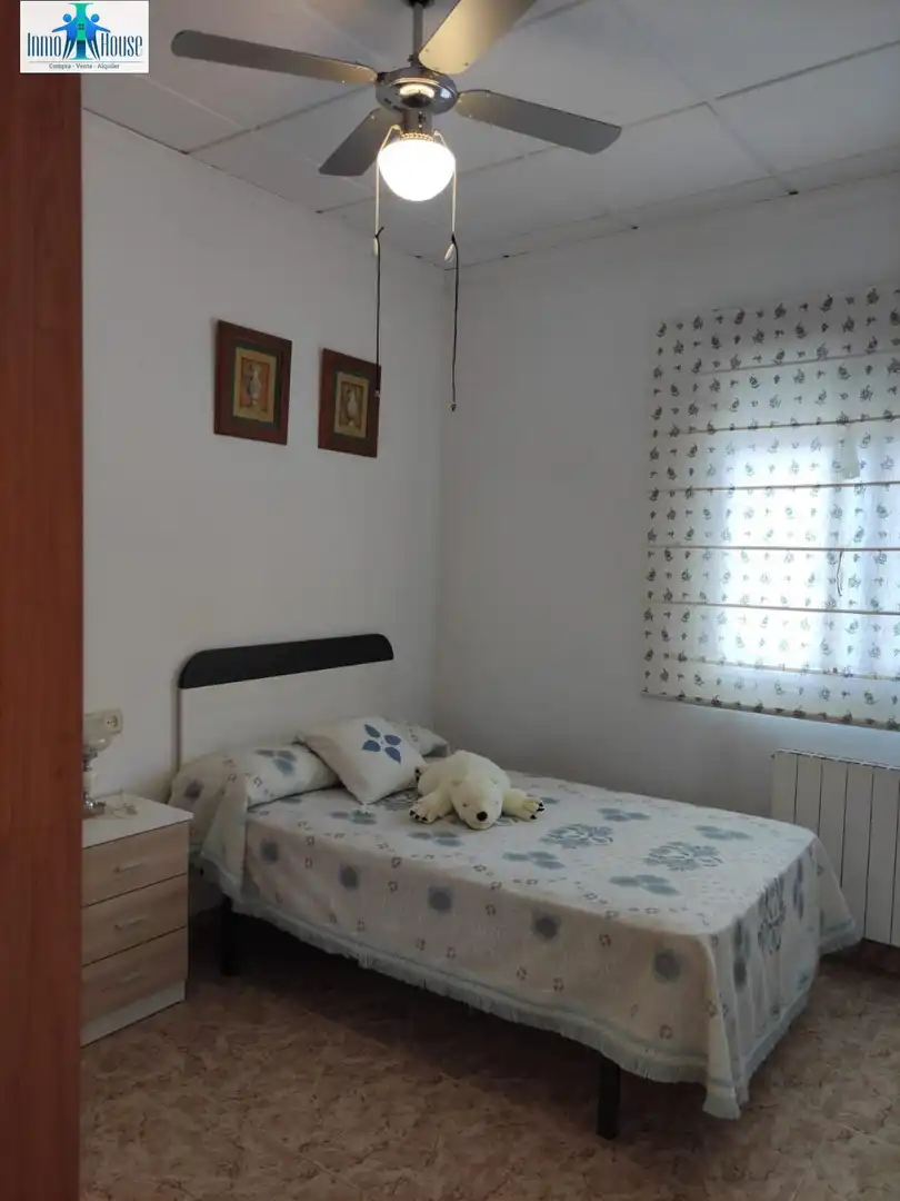 Habitación de Casa o chalet en venta en Valdeganga con Calefacción, Terraza y Trastero