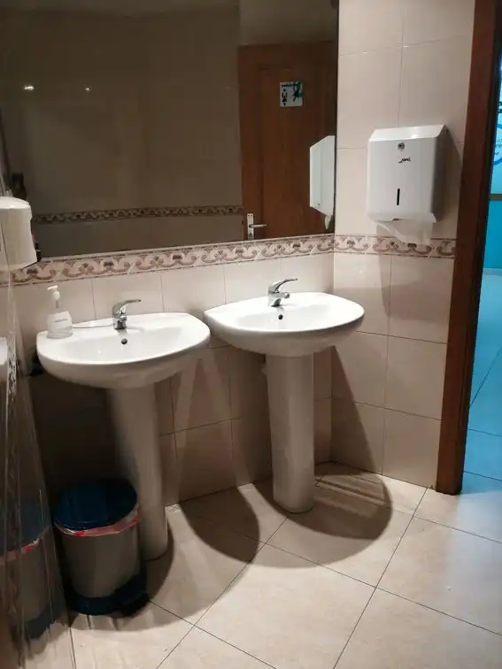 Badezimmer von Geschaftsraum zur Miete in A Coruña Capital  mit Heizung