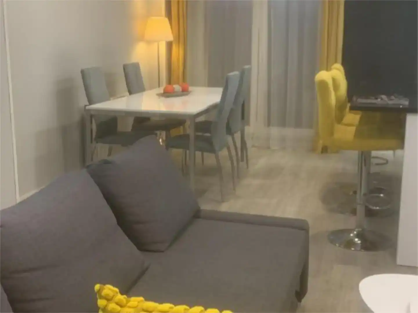Wohnzimmer von Wohnung zur Miete in  Madrid Capital mit Klimaanlage, Schwimmbad und Balkon