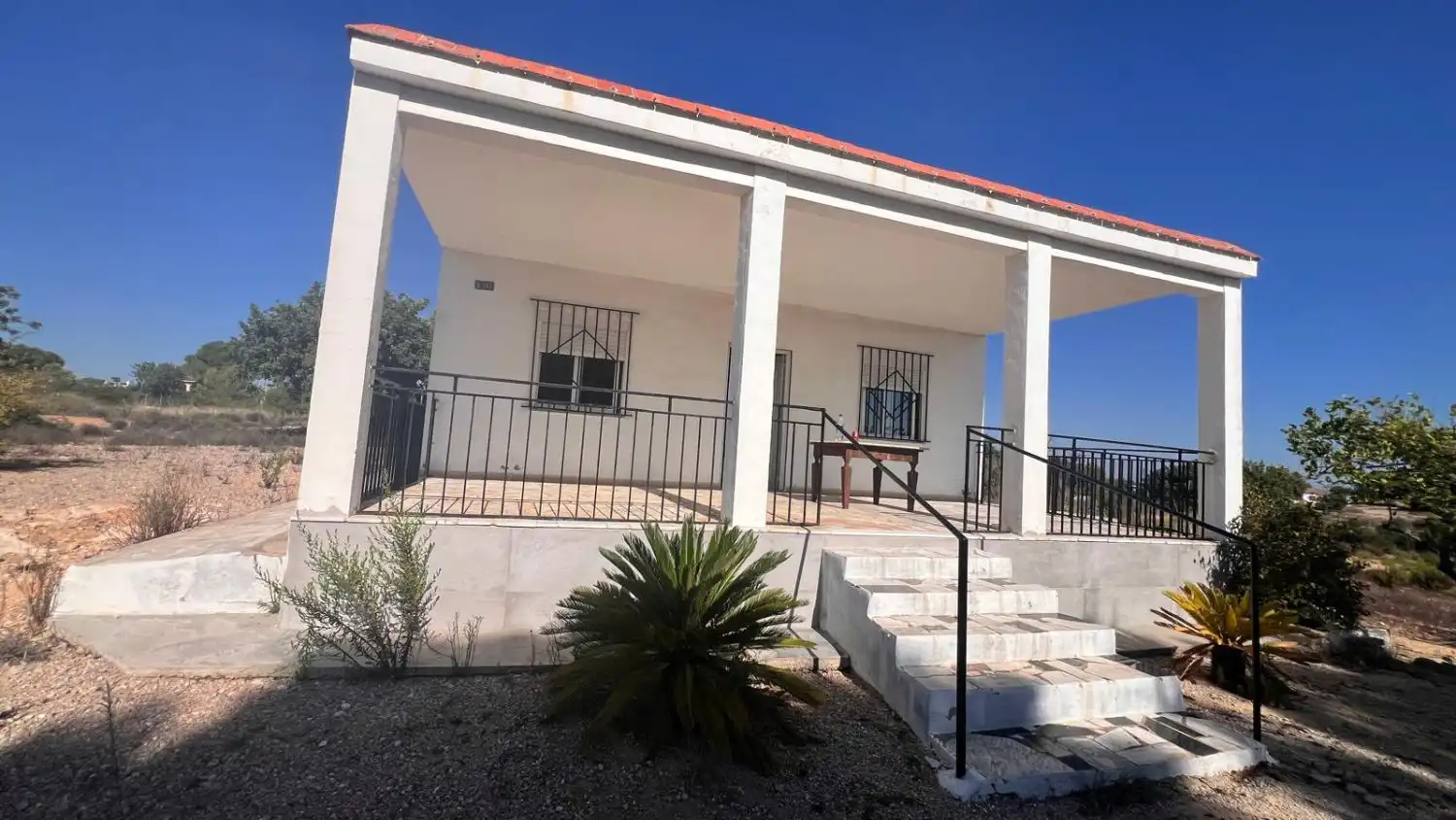 Casa rústica amb piscina en venda a 23