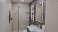 Bathroom of Flat for sale in  Valencia Capital  with Air Conditioner and Oven