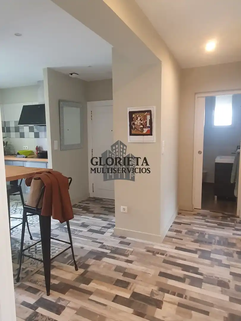 Piso en venta en Vigo  con Calefacción, Jardín privado y Amueblado