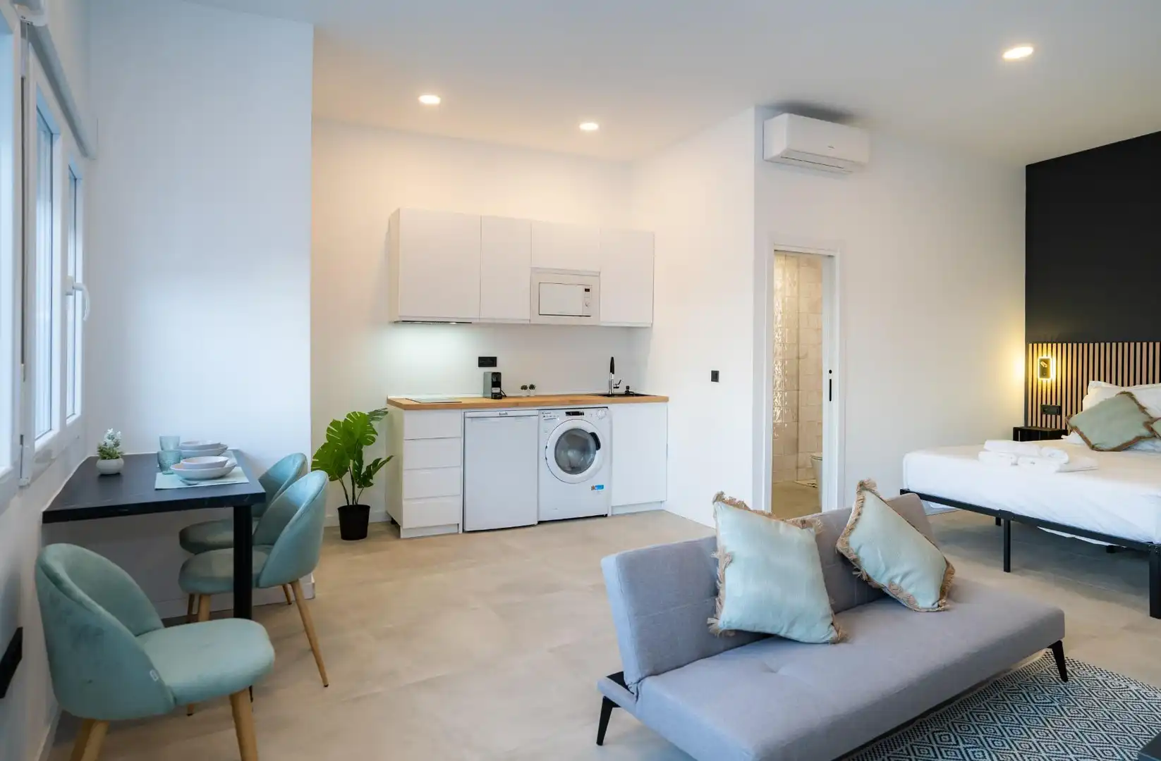 Living room of Study for sale in Málaga  with Community pool