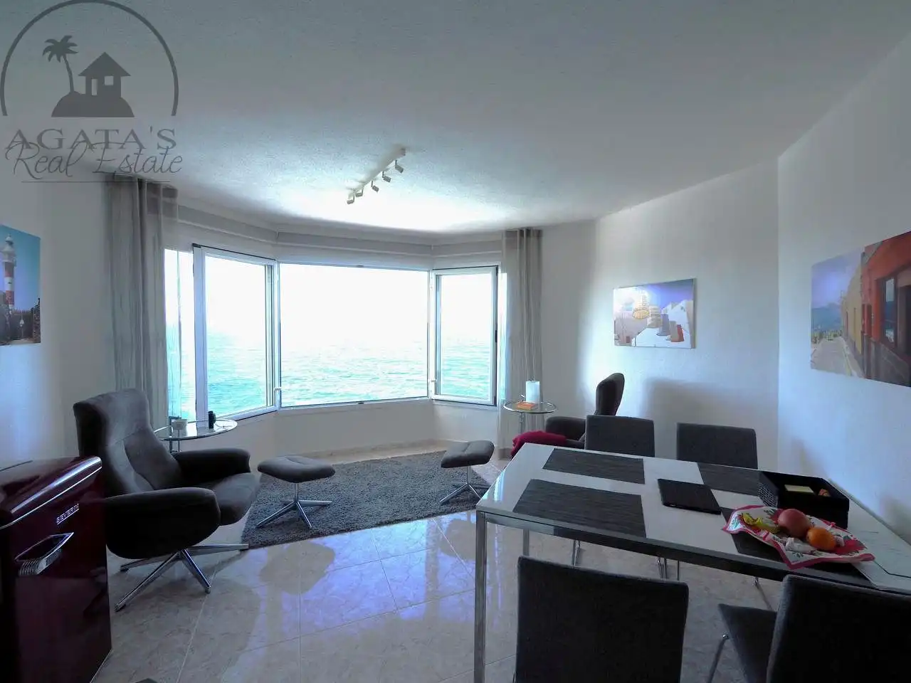 Sala de estar de Ático en venta en Los Silos con Piscina comunitaria